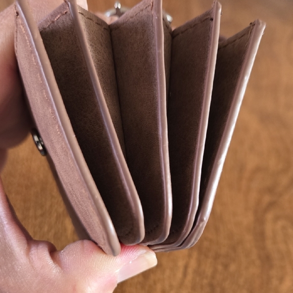 Elegant Tan Wallet with Leaf Accent - Picture 9 of 12